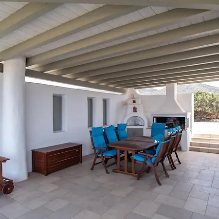 The Faragas Luxury Retreat House Сasa de vacaciones Alikí