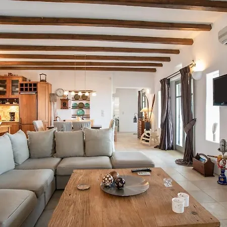 The Faragas Luxury Retreat House Сasa de vacaciones *