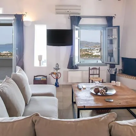The Faragas Luxury Retreat House *